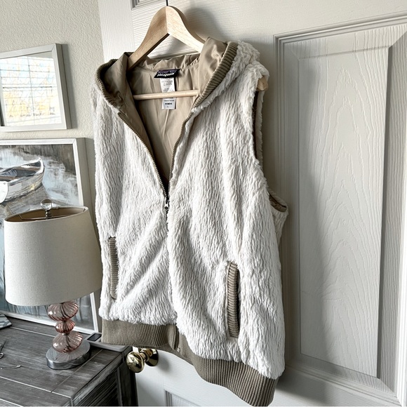 Patagonia Conejo Vest Hooded Full Zip Faux Fur Fuzzy 25915 Size Large Cream Tan - Picture 5 of 13